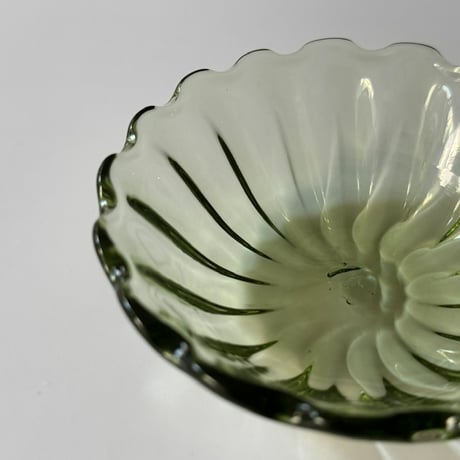 吹工房 村上恭一　輪花豆鉢（もえぎ）M76B（直径約11cm)