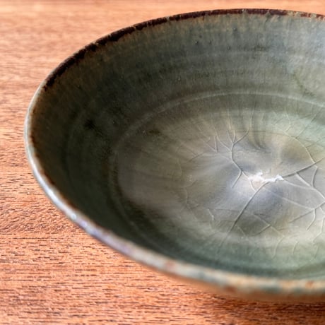 村澤陶苑 村澤享　青銅釉流小鉢 ム14B (直径約13cm)