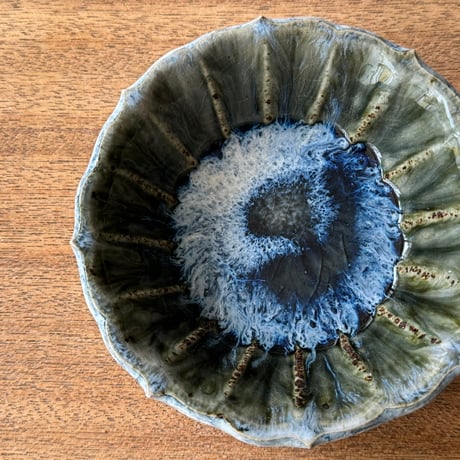 村澤陶苑 村澤享　青灰釉稜花しのぎ小鉢 ム6A (直径約13.5cm)