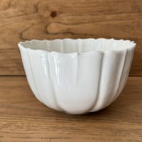 宮田竜司　白碗稜花鉢 丸（大）  ミ24A (直径約16cm)