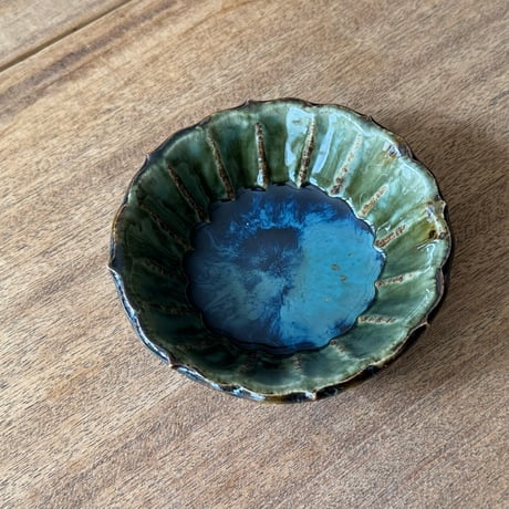 村澤陶苑 村澤享　青銅釉稜花しのぎ小鉢 ム11A (直径約13.5cm)