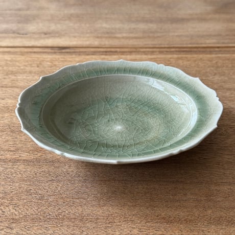 宮田竜司　灰釉稜花リム皿 ミ21 (直径約17cm)