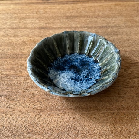 村澤陶苑 村澤享　青灰釉稜花しのぎ小鉢 ム6B (直径約13.5cm)