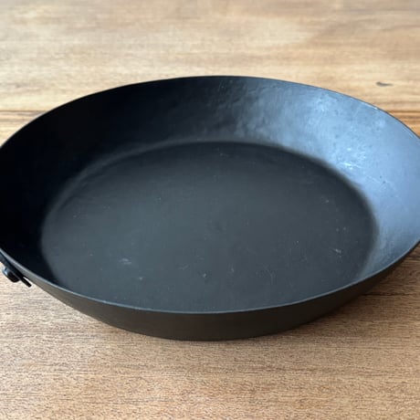 野鍛冶やまご　ちょっと深めの鉄フライパン 26cm や26