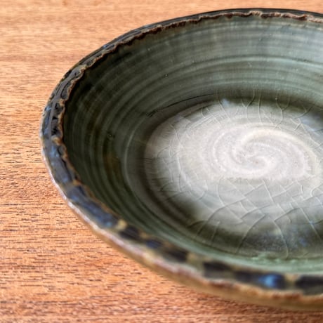 村澤陶苑 村澤享　青銅釉流刷毛目皿 ム17A (直径約13.5cm)