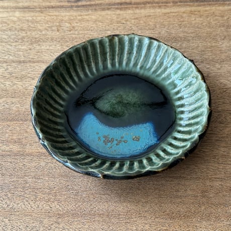 村澤陶苑 村澤享　青銅釉稜花しのぎ皿 ム8B (直径約18cm)