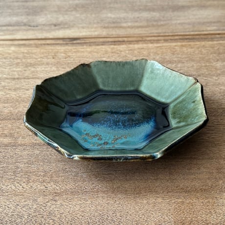 村澤陶苑 村澤享　青銅釉八角皿 ム10A (直径約18cm)