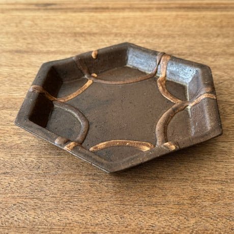陶房カタチ　 6角皿 カ2D （約15.5×15.5cm)
