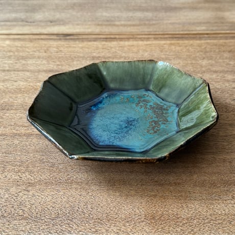 村澤陶苑 村澤享　青銅釉八角皿 ム10B (直径約18cm)