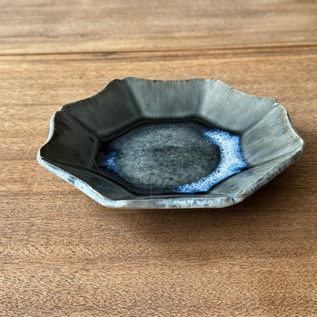 村澤陶苑 村澤享　青灰釉八角皿 ム4B (直径約18cm)
