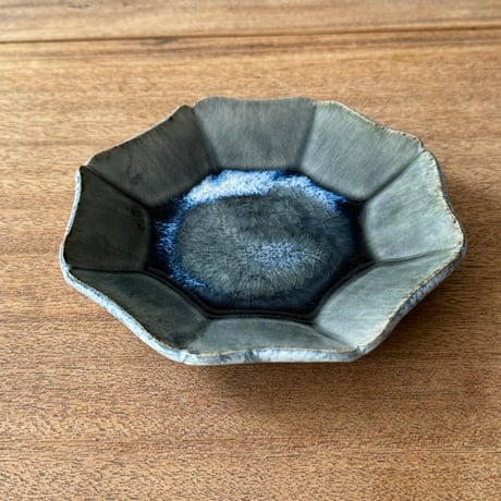 村澤陶苑 村澤享　青灰釉八角皿 ム4A (直径約18cm)