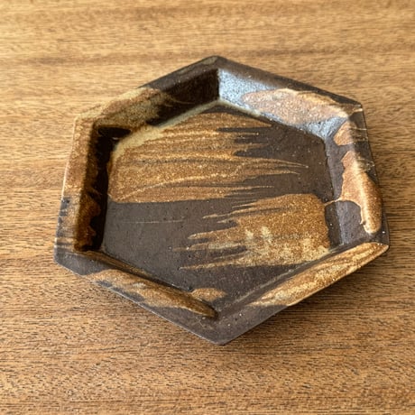 陶房カタチ　 6角皿 カ2E （約15.5×15.5cm)
