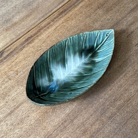 村澤陶苑 村澤享　青銅釉葉形皿 ム16B (約21×11.5cm)