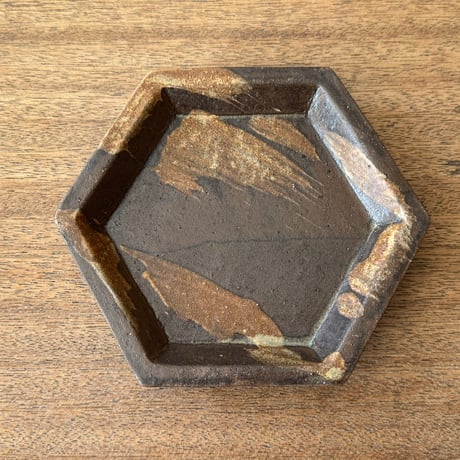 陶房カタチ　 6角皿 カ2F （約15.5×15.5cm)