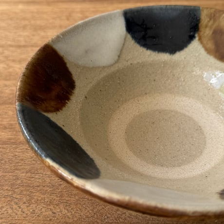 強戸窯　平どんぶり（中）ゴ平どA（直径約17.5cm)
