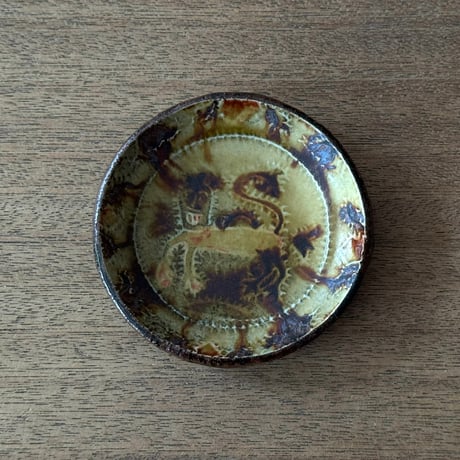 紀窯　中川紀夫　豆皿 獅子押紋 K12 (直径約9cm)