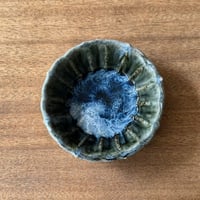 村澤陶苑 村澤享　青灰釉稜花しのぎ小鉢 ム6B (直径約13.5cm)