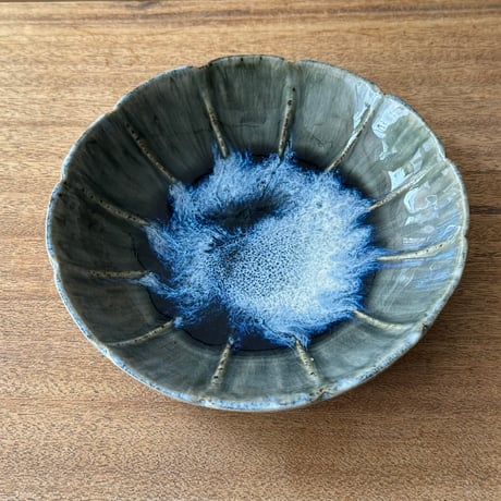 村澤陶苑 村澤享　青灰釉花形鉢 ム2 (直径約22.5cm)