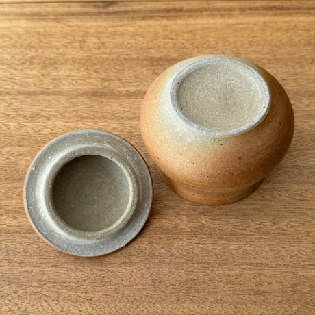 川尻製陶所　塩壷M 下膨れ シM下J