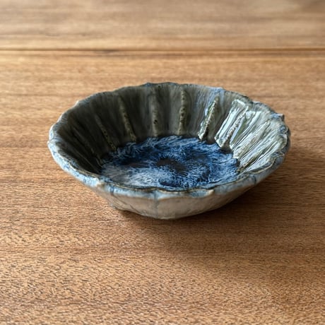村澤陶苑 村澤享　青灰釉稜花しのぎ小鉢 ム6B (直径約13.5cm)