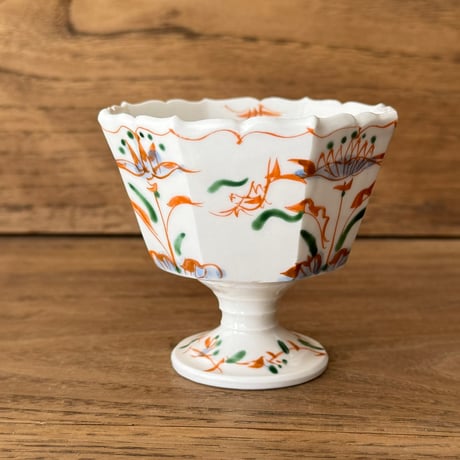 宮田竜司　呉須赤絵面取稜花高杯  ミ7A（直径約8.5cm)