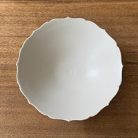 宮田竜司　マット釉稜花鉢  ミ16A (直径約22.5cm)