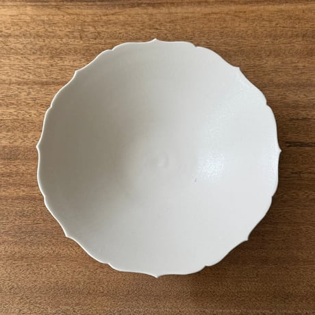 宮田竜司　マット釉稜花鉢  ミ16A (直径約22.5cm)