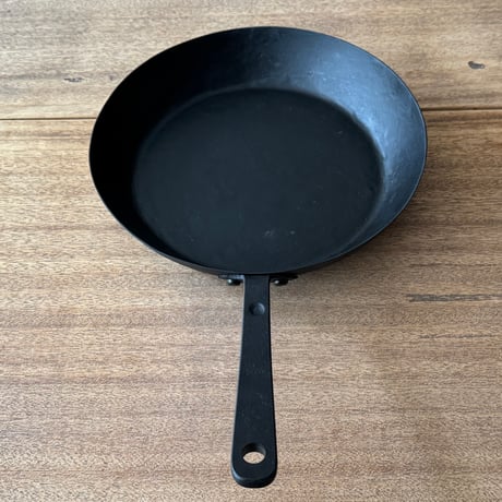 野鍛冶やまご　ちょっと深めの鉄フライパン 26cm や26