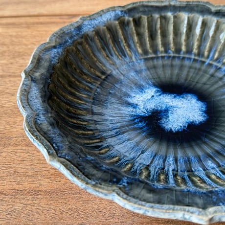 村澤陶苑 村澤享　青灰釉稜花しのぎ皿 ム1 (直径約23cm)