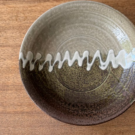 えのきだ窯 榎田智　イッチン掛け分け皿  エ46B (直径約22cm)