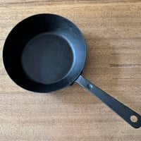 野鍛冶やまご　ちょっと深めの鉄フライパン 18cm や18