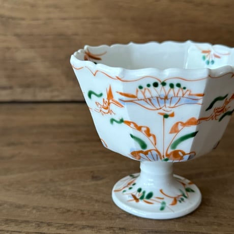 宮田竜司　呉須赤絵面取稜花高杯  ミ7B（直径約8.5cm)