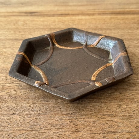 陶房カタチ　 6角皿 カ2C （約15.5×15.5cm)