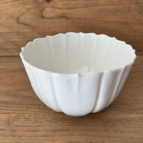 宮田竜司　白碗稜花鉢 丸（大）  ミ24B (直径約16cm)