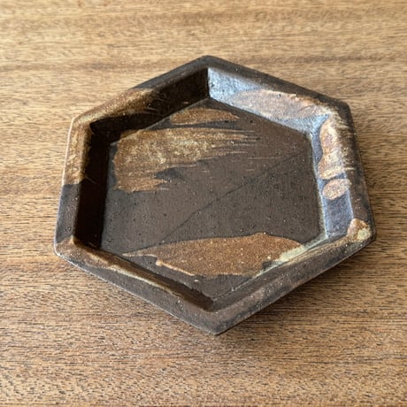 陶房カタチ　 6角皿 カ2F （約15.5×15.5cm)