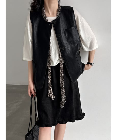 faux leather vest　hm3238