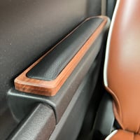 【ウォールナット】 jb64/jb74 ジムニー用 ドアアームレスト