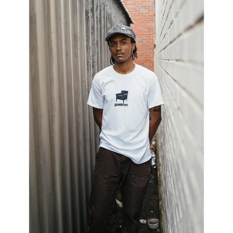 guestroom skateboards "KIRK CHAIR TEE" (White) L