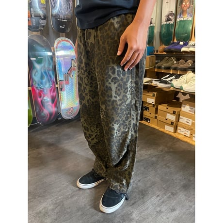 Diaspora skateboards "Mil Wide Pants" (Leopard) M