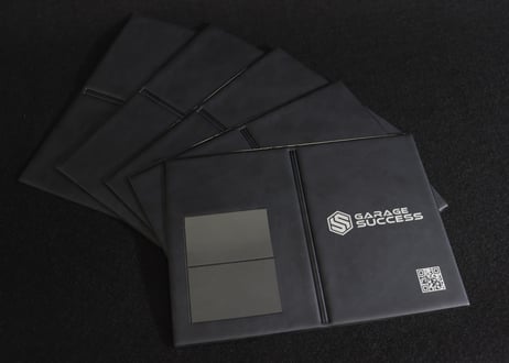 GARAGE SUCCESS 車検証ケース ブラック 高級レザー調 オリジナル車検証入れ