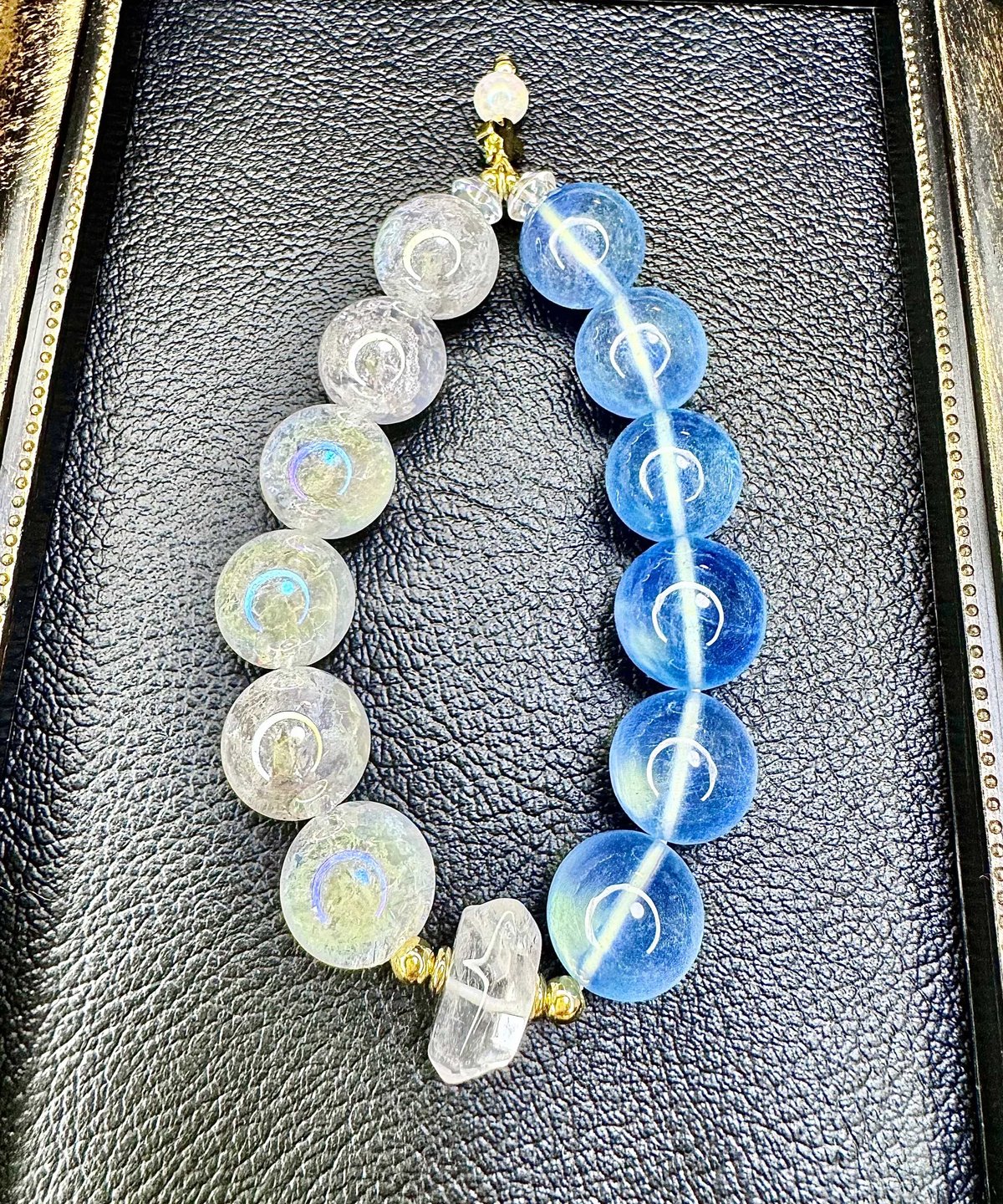 Blue Pink Aquamarine × Rainbow Crackle Quartz（限