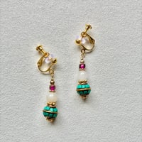 【再販】ཟླ་བ་དགའ། "よろこびの月" チベットビーズピアス／イヤリング