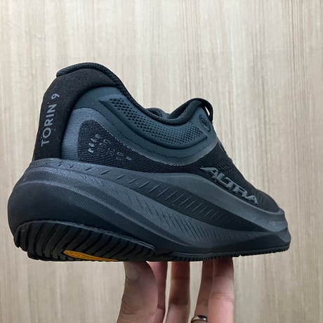 ALTRA TORIN 9 M BLACKBLACKCASTLEROCK/トーリン 9 メンズ ブラックブラックキャッスルロック