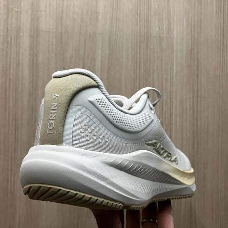 ALTRA TORIN 9 M TURTLE DOVEDESERT/トーリン 9 メンズ タートルダブデザート