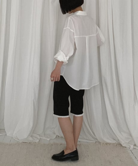 frill hem capri pants