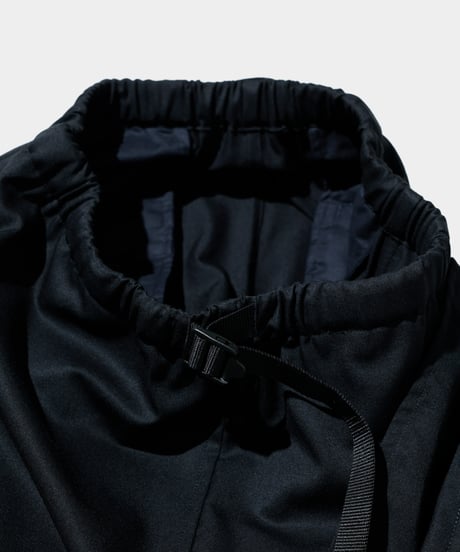 Dhal / 2/72 Wool Gaba Cargo Easy Shorts  BLACK