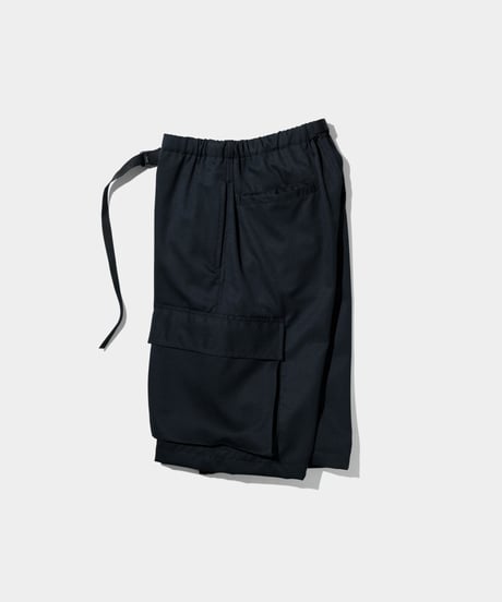 Dhal / 2/72 Wool Gaba Cargo Easy Shorts  BLACK