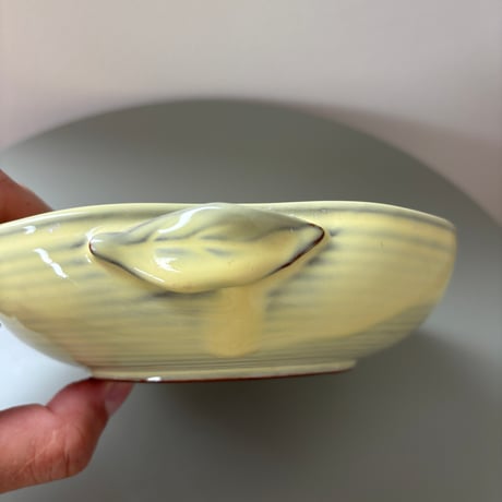 1950's ARABIA Leaf Handle Bowl