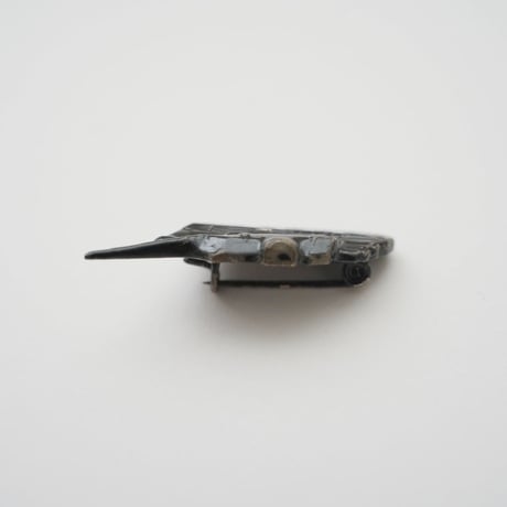 ビンテージ戦車のブローチ