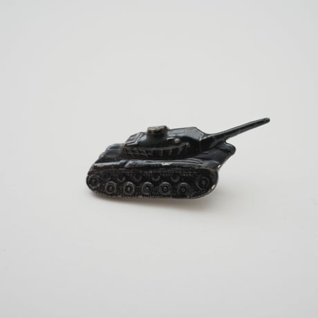 ビンテージ戦車のブローチ